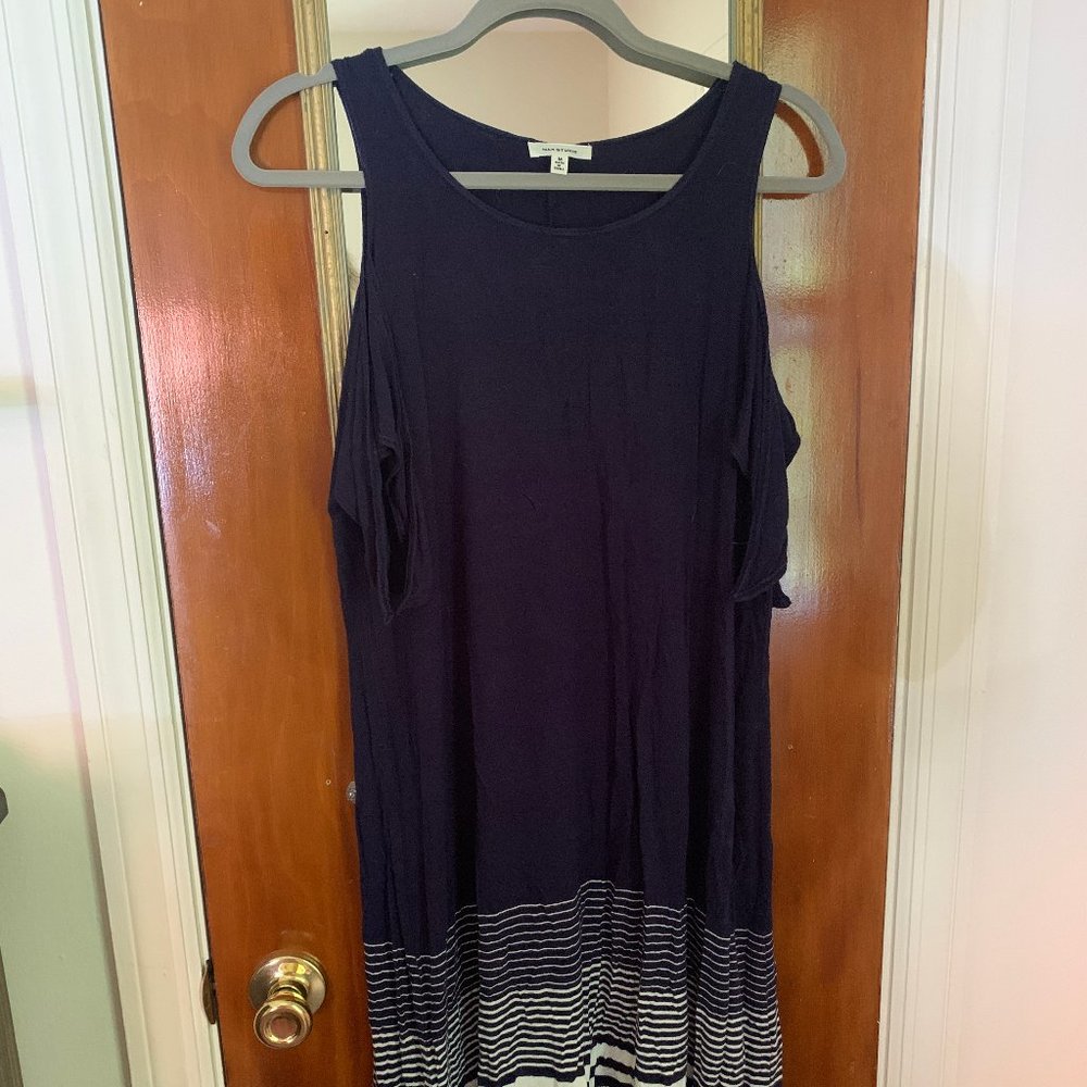 Cold-shoulder casual dress